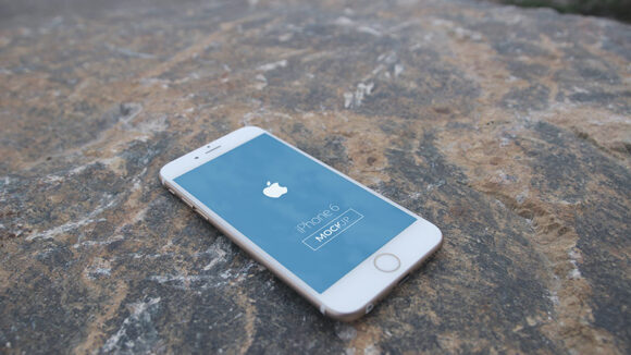 Download iPhone 6 Outdoor Mockups | Mockup World