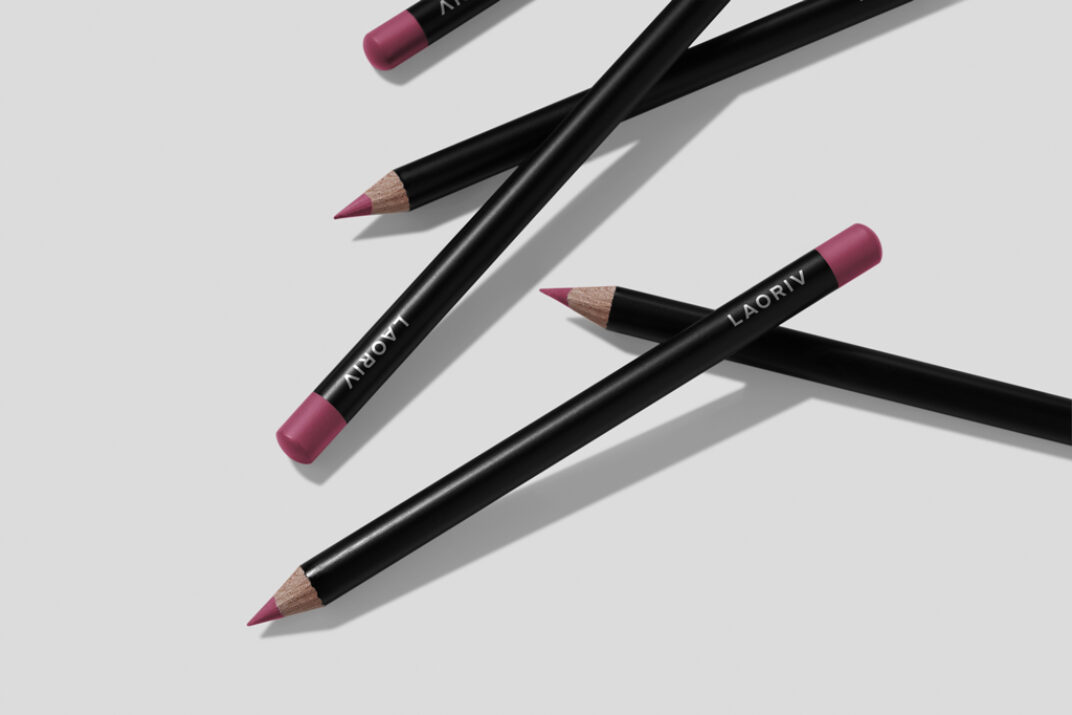 Eyeliner Pencil Mockup - Mockup World